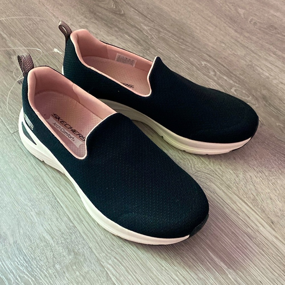 Sketchers Arch Comfort Shoes size 8